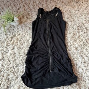 Urban vibe Black Sleeveless full zipper y2k vintage 2000s unique women’s Blouse